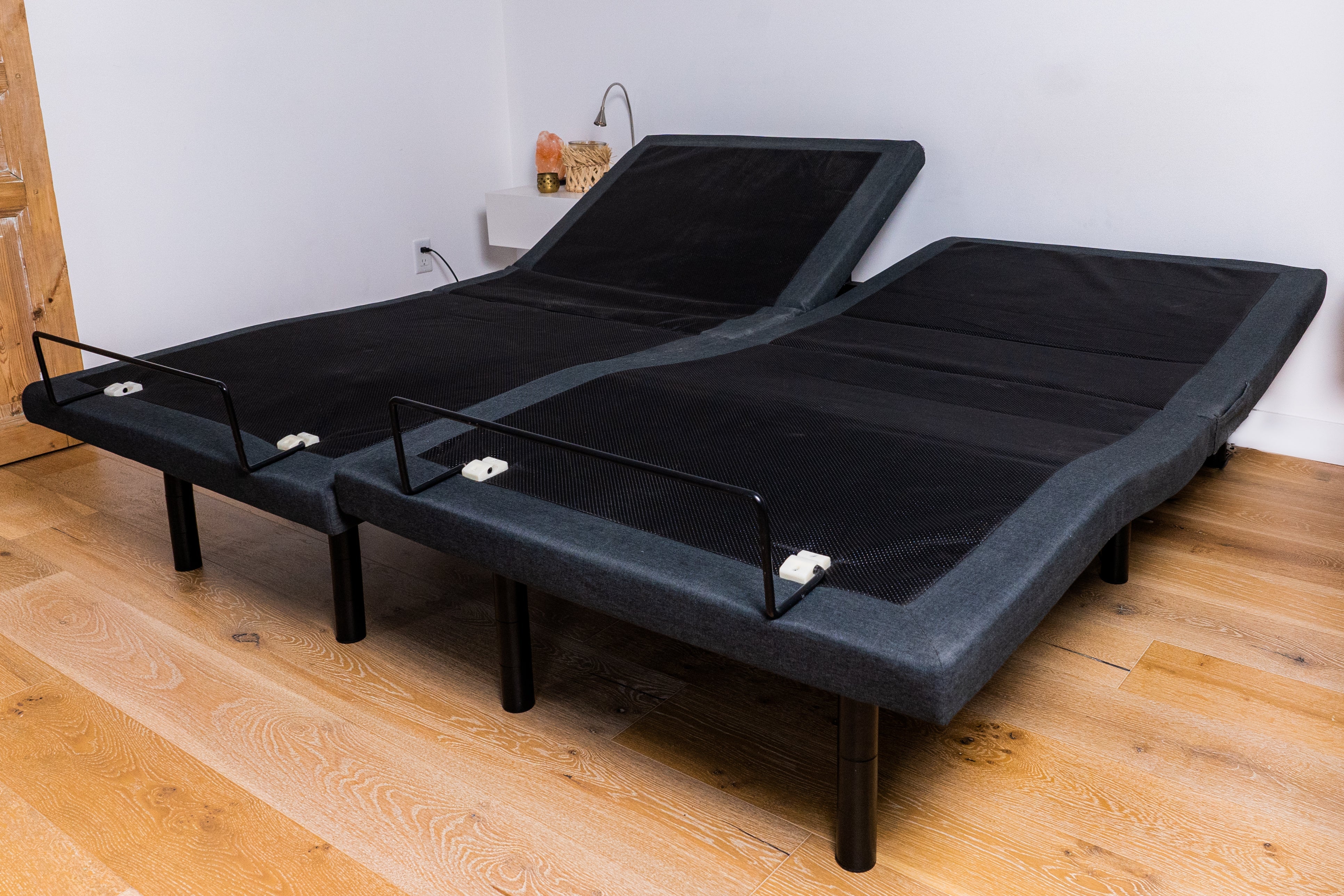 2023 Stock The Ultimate Beautyrest Split King Adjustable Bed
